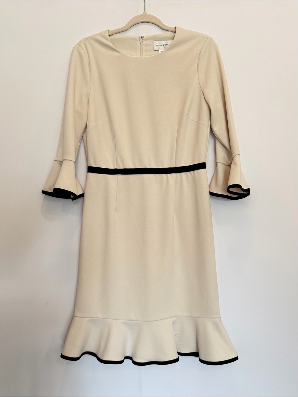Donna Morgan Bell-Sleeve Piped Crepe Sheath Dress - Size 10 - Ivory